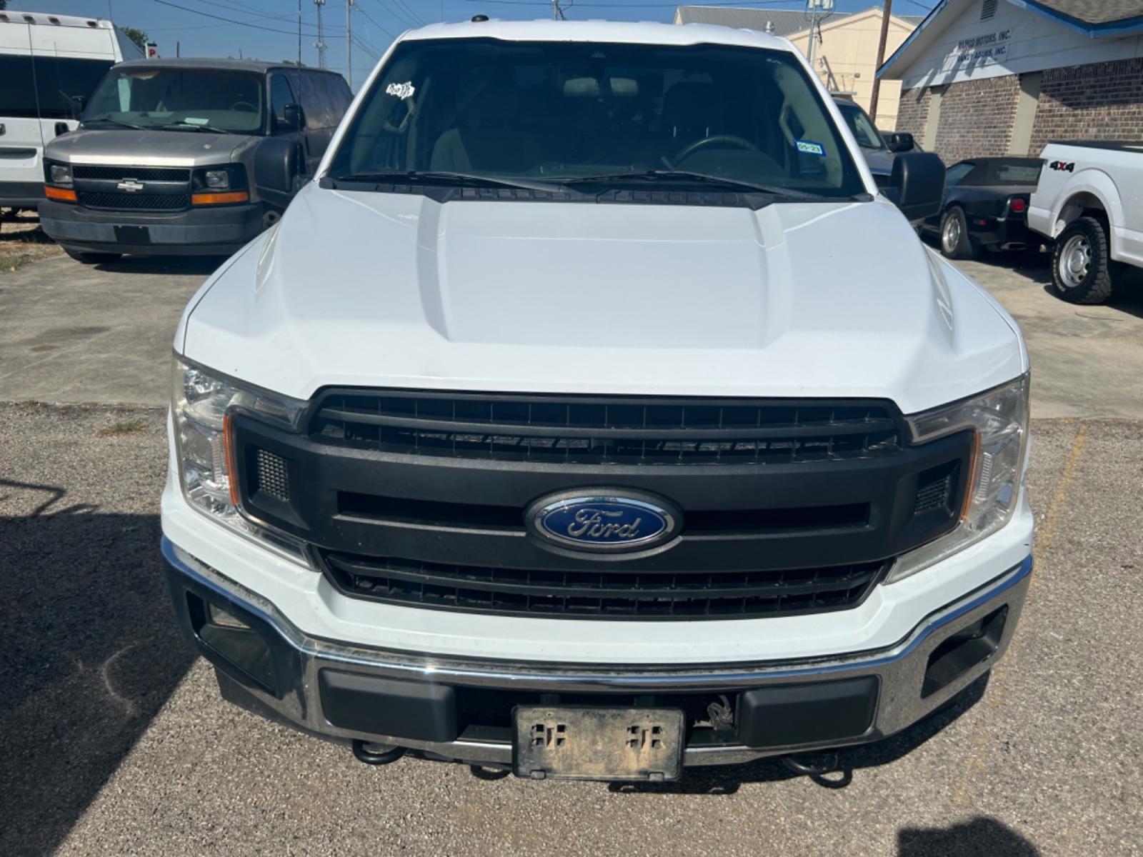 2019 White Ford F-150 Lariat SuperCab 6.5-ft. 4WD (1FTFX1E5XKK) with an 5.0L V8 OHV 16V engine, 6A transmission, located at 1687 Business 35 S, New Braunfels, TX, 78130, (830) 625-7159, 29.655487, -98.051491 - Photo #5